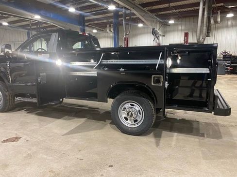 New 2026 Ford F350 XL w/ XL Chrome Package image 9