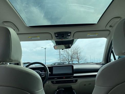 Used 2025 Kia Sorento S w/ Panoramic Sunroof Package image 32