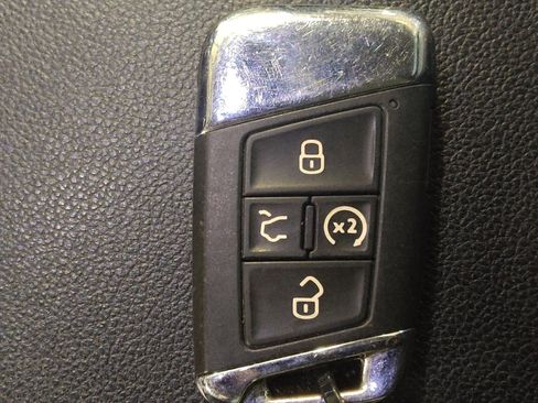Used 2021 Volkswagen Atlas SE w/ Panoramic Sunroof Package FWD image 32