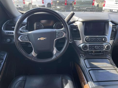Used 2018 Chevrolet Suburban Premier image 11