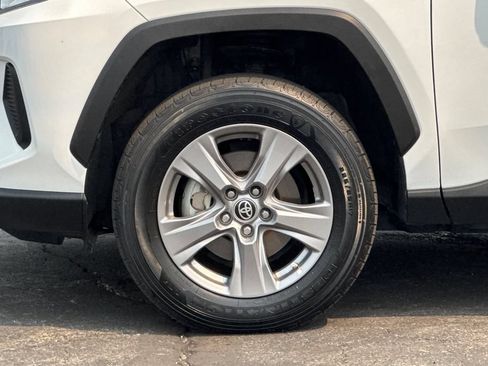 Used 2022 Toyota RAV4 LE AWD/4WD image 25