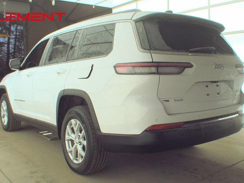 Used 2023 Jeep Grand Cherokee L Limited AWD/4WD image 9