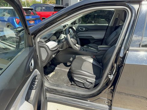 Used 2022 Jeep Compass Latitude AWD/4WD image 5