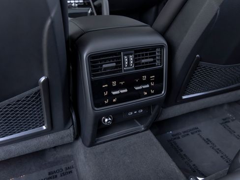 Certified 2026 Porsche Cayenne Coupe AWD/4WD image 45