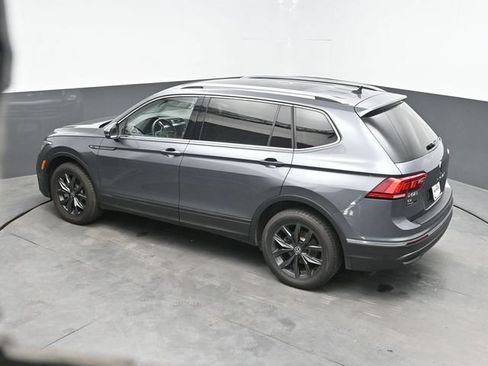 Used 2023 Volkswagen Tiguan SE AWD/4WD image 31