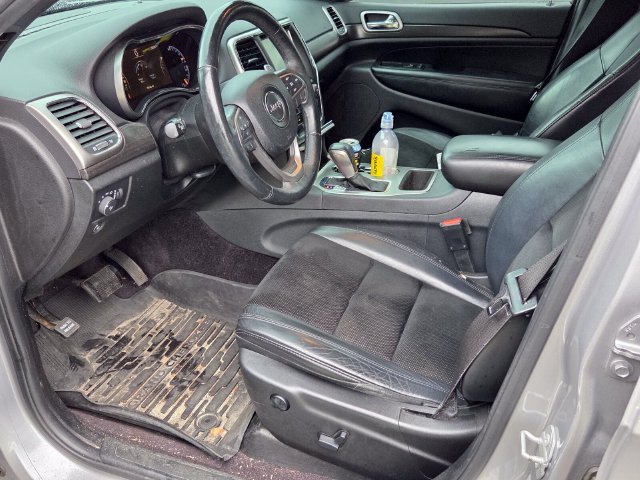 Used 2017 Jeep Grand Cherokee Altitude AWD/4WD image 4