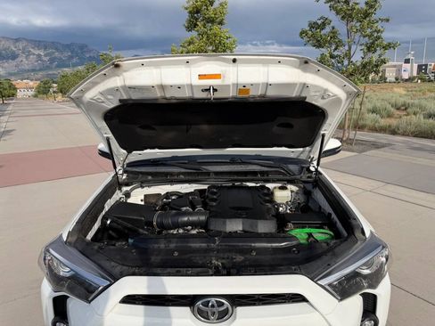 Used 2016 Toyota 4Runner SR5 Premium AWD/4WD image 10