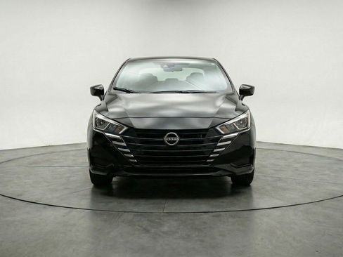 Used 2025 Nissan Versa SV FWD image 2