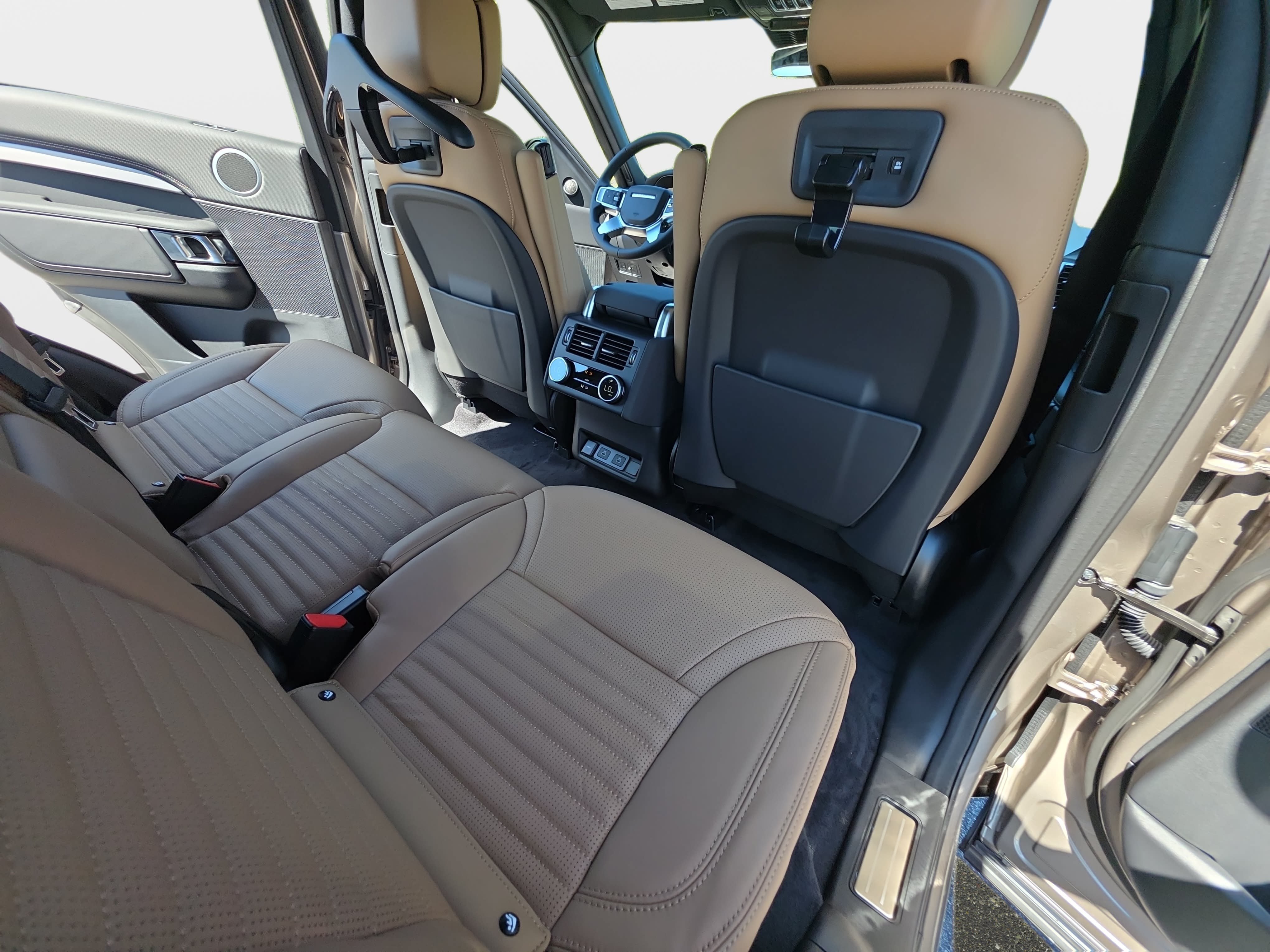 New 2026 Land Rover Discovery Dynamic SE AWD/4WD image 11