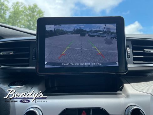 Used 2024 Ford Explorer XLT w/ Equipment Group 202A RWD image 6