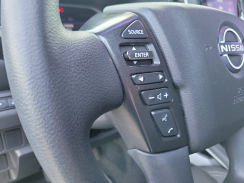Used 2022 Nissan Frontier SV w/ Technology Package RWD image 25