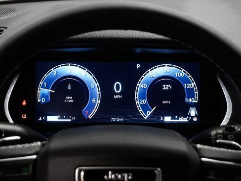 Certified 2024 Jeep Grand Cherokee L Laredo image 21