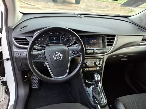 Used 2021 Buick Encore Preferred AWD/4WD image 8