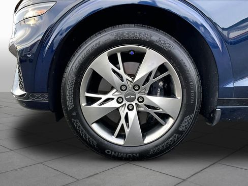 Used 2022 Genesis GV70 3.5T Sport w/ Sport Advanced Package AWD/4WD image 11