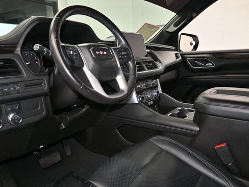Used 2021 GMC Yukon SLE w/ Gmc Pro Safety Plus Package image 13