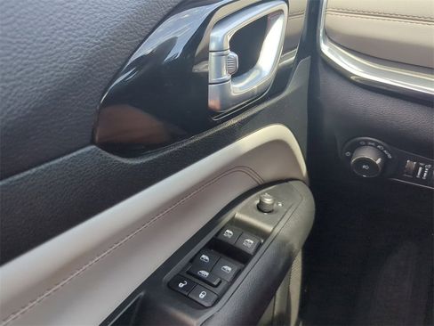 Used 2022 Jeep Compass Limited image 26