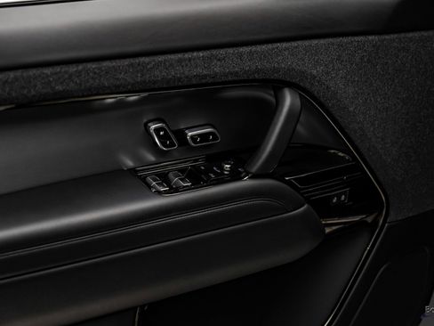 Used 2025 Land Rover Range Rover Sport Dynamic SE image 70