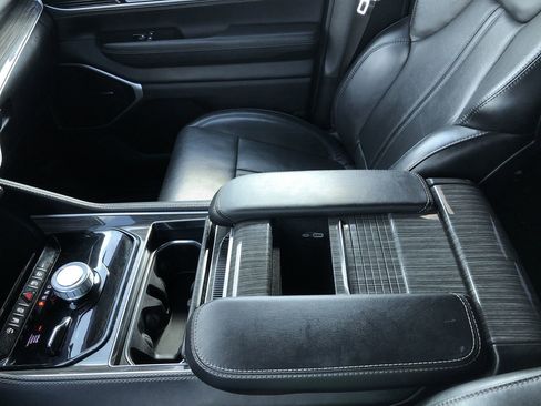 Used 2022 Jeep Wagoneer Series II image 19