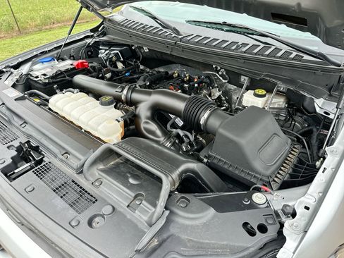 Used 2024 Ford Expedition XLT RWD image 26