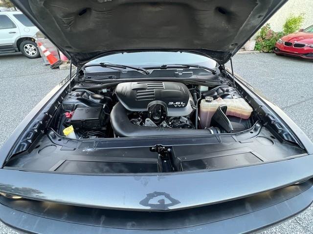 Used 2019 Dodge Challenger SXT w/ Driver Convenience Group RWD image 24