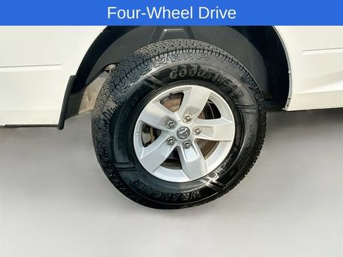 Used 2024 RAM 1500 Classic SLT AWD/4WD image 6