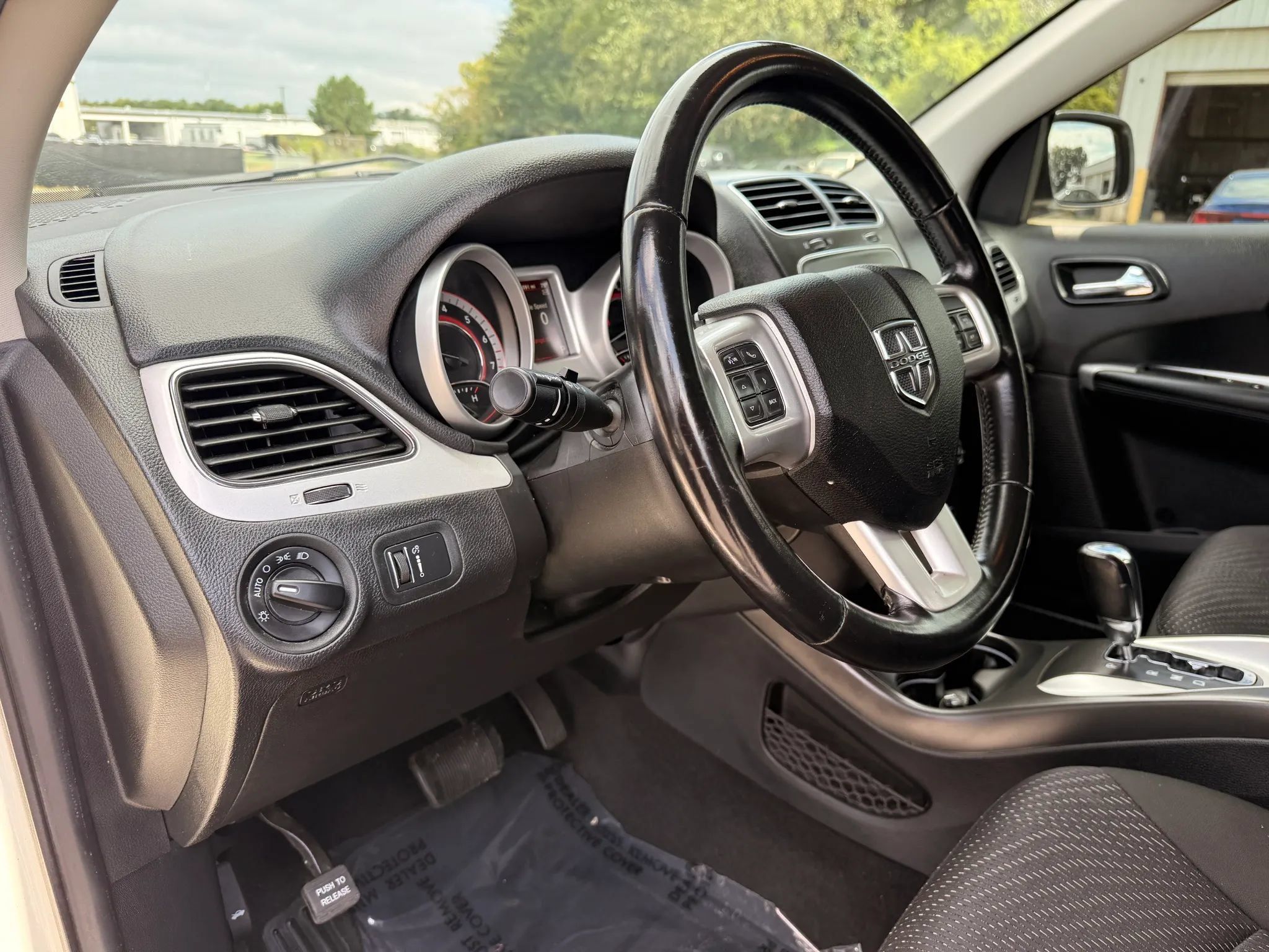 Used 2020 Dodge Journey SE w/ SE Popular Equipment Group FWD image 17