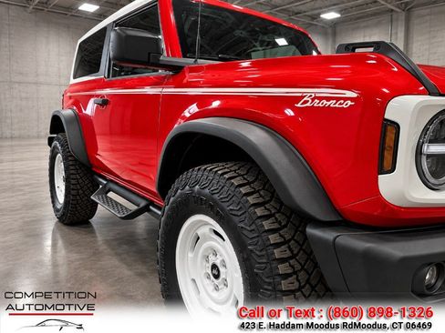 Used 2024 Ford Bronco Heritage Edition AWD/4WD image 2