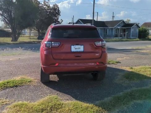 Used 2022 Jeep Compass Limited image 7