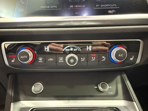 Used 2020 Audi Q3 2.0T Premium w/ Convenience Package image 16