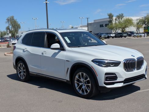 Used 2022 BMW X5 xDrive45e w/ Climate Comfort Package image 7