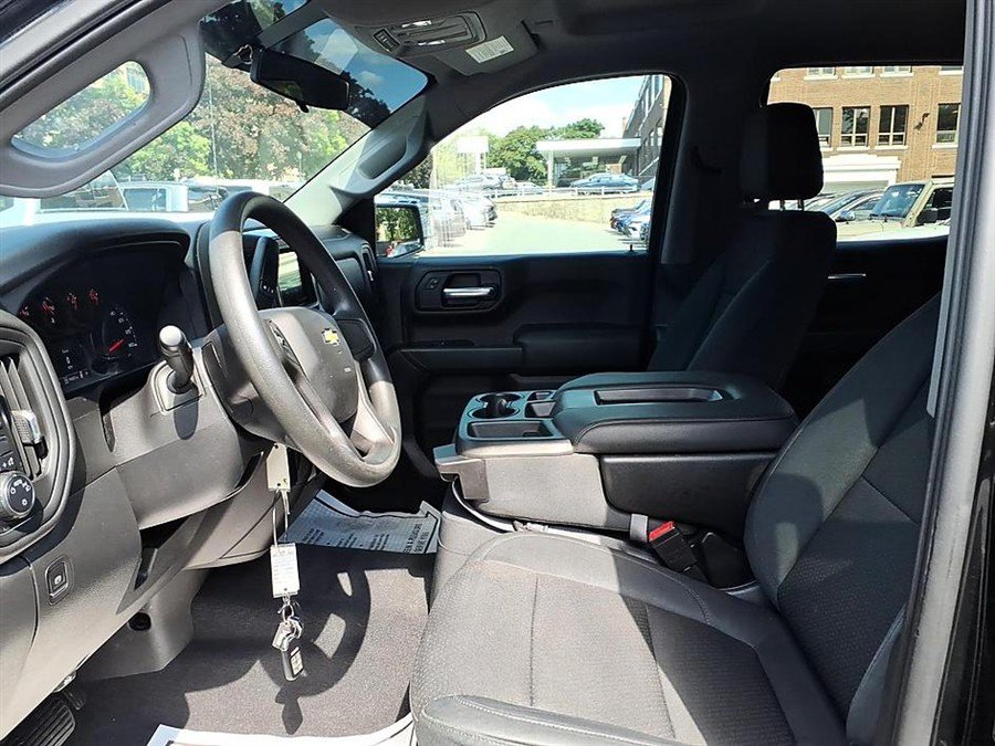 Used 2019 Chevrolet Silverado 1500 Custom w/ Custom Convenience Package AWD/4WD image 17