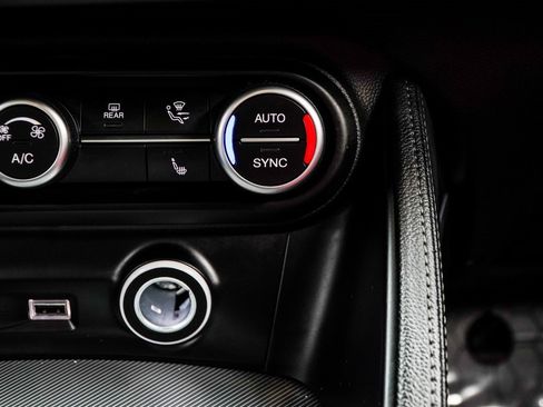 Used 2023 Alfa Romeo Stelvio Veloce image 23