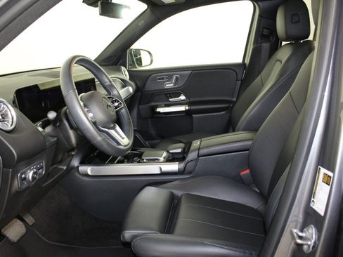 Used 2023 Mercedes-Benz GLB 250 image 25