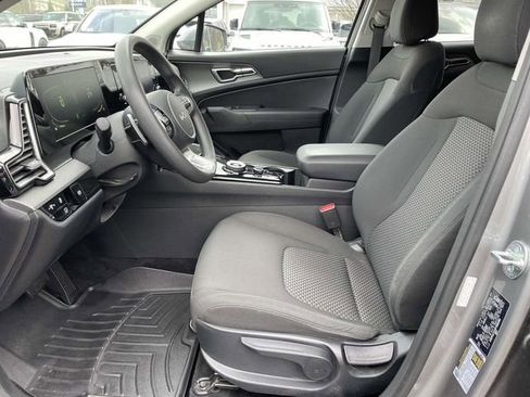 Used 2023 Kia Sportage LX AWD/4WD image 8