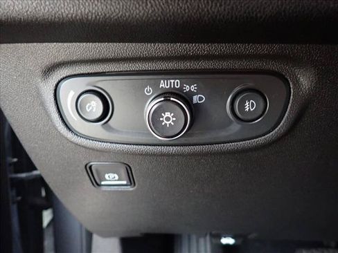 Used 2021 GMC Terrain SLT w/ Infotainment Package II AWD/4WD image 18