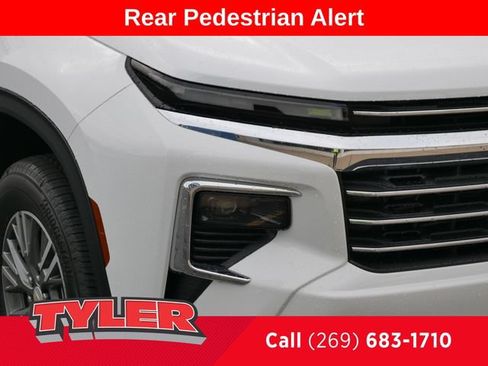 New 2026 Chevrolet Traverse LT w/ Driver Confidence Package AWD/4WD image 10