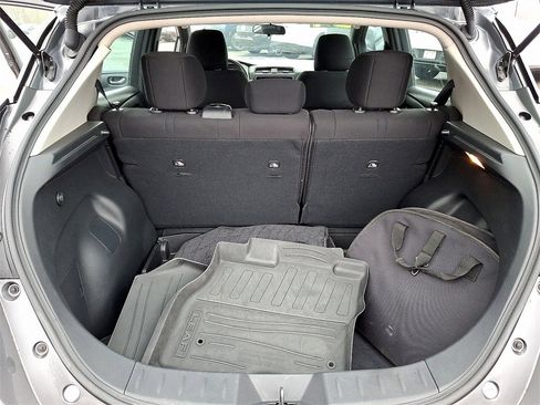 Used 2024 Nissan Leaf S image 28