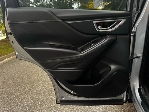 Used 2019 Subaru Forester Limited image 10