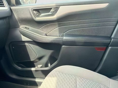 Used 2022 Ford Escape SE w/ Convenience Package FWD image 23