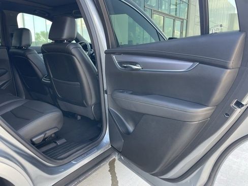 Certified 2025 Cadillac XT6 Luxury image 24