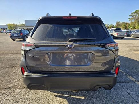 Used 2025 Subaru Forester Premium image 5