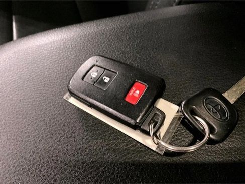 Used 2019 Toyota Tacoma TRD Off-Road image 11