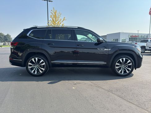 Used 2022 Volkswagen Atlas SEL Premium AWD/4WD image 2