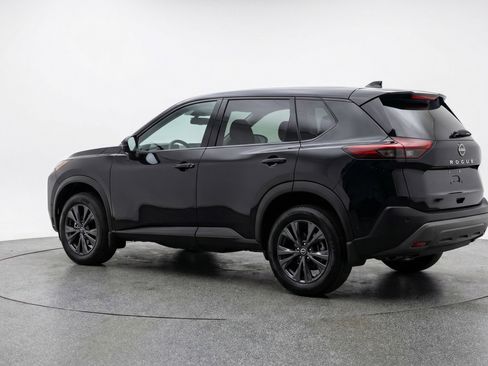 Used 2025 Nissan Rogue SV AWD/4WD image 6
