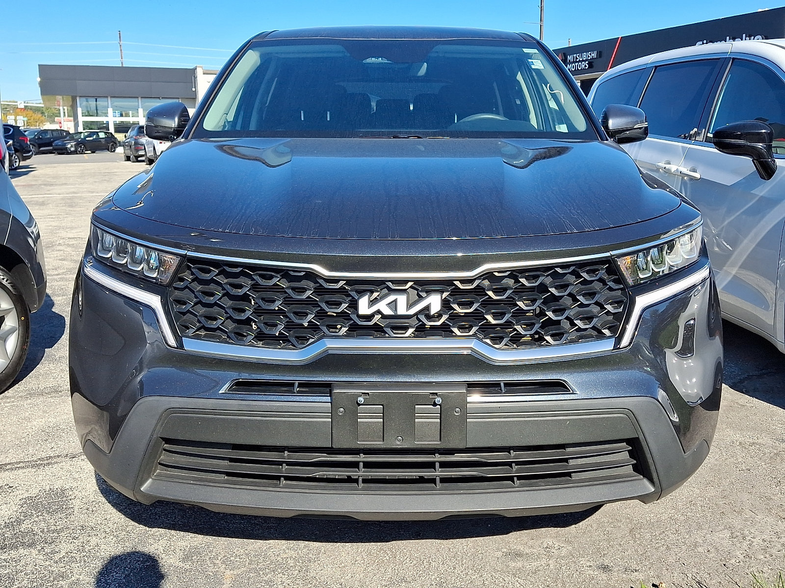 Certified 2023 Kia Sorento LX AWD/4WD image 2