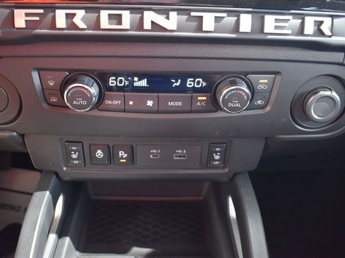 Certified 2025 Nissan Frontier SV w/ SV Convenience Package RWD image 40