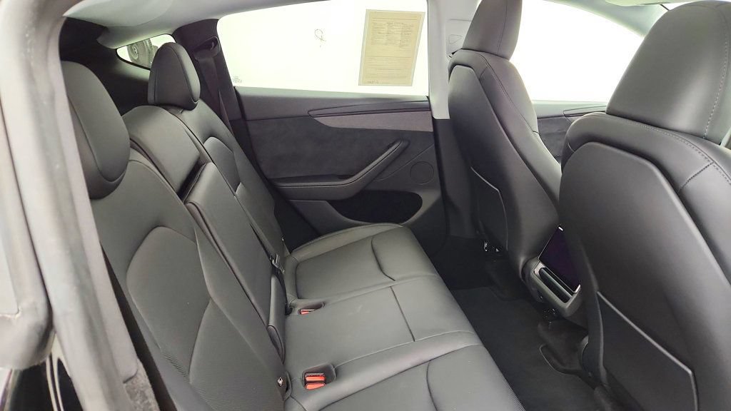 Used 2026 Tesla Model Y 2WD image 28