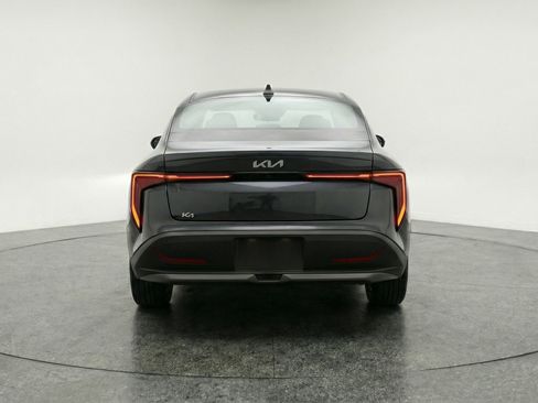 Used 2025 Kia K4 LXS image 7