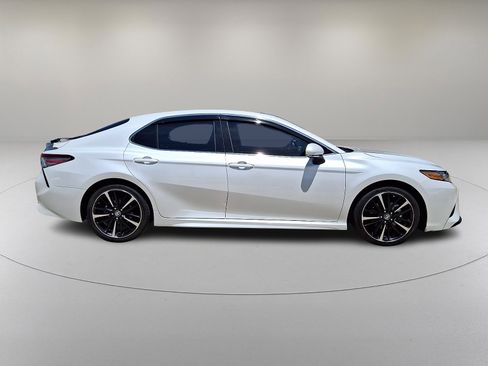 Used 2019 Toyota Camry XSE FWD image 12