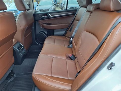 Used 2019 Subaru Outback 2.5i Touring w/ Popular Package #3A image 9